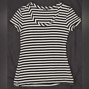 Cable & Guage Black And White Stripped Women's Fit Dressy Tee.  Size Small.